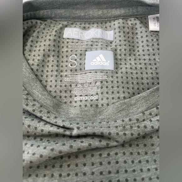 Adidas Maroon and Olive T-Shirts - Picture 5 of 7